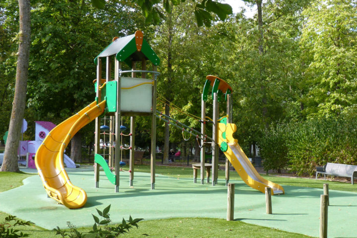 Jeu pour les enfants au parc Bernard-de-Tocqueville