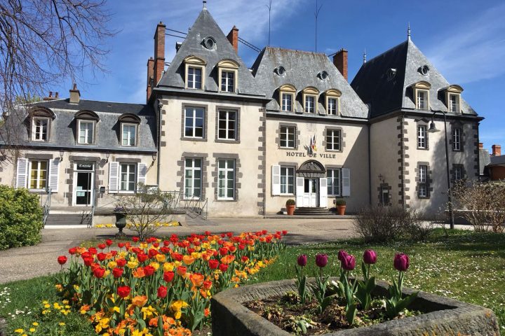 La mairie de Romagnat au château de Bezance