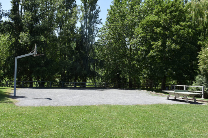 Le terrain de pétanque de Saulzet-le-Chaud