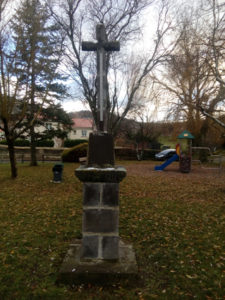 Croix dans le Jardin Public