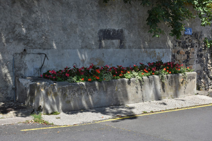 Fontaine-lavoir rue de la République à Saulzet-le-Chaud