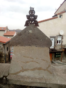 Fontaine-de-Chambranchot-ou-fontaine-des-Soeurs-(2)