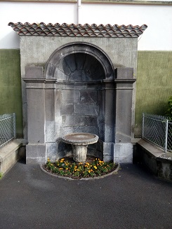Fontaine de l'ancien jardin d'Astaix