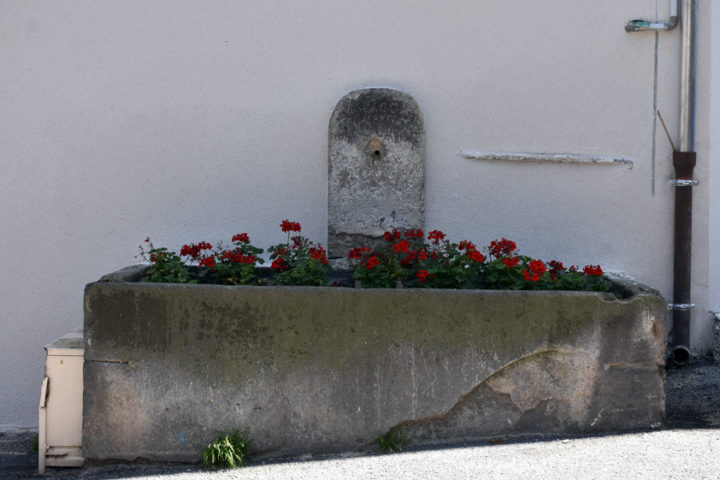 fontaine rue Saint-Verny à Saulzet-le-Chaud